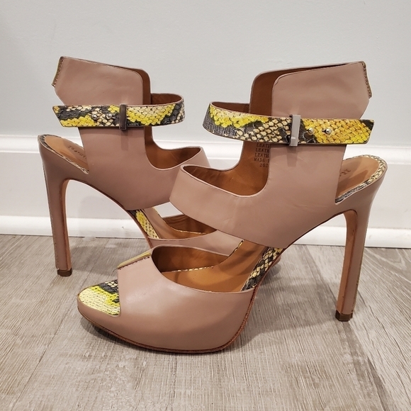 NEW Rachel Roy Devyn Snake-Print Strappy Sandal - Picture 2 of 8